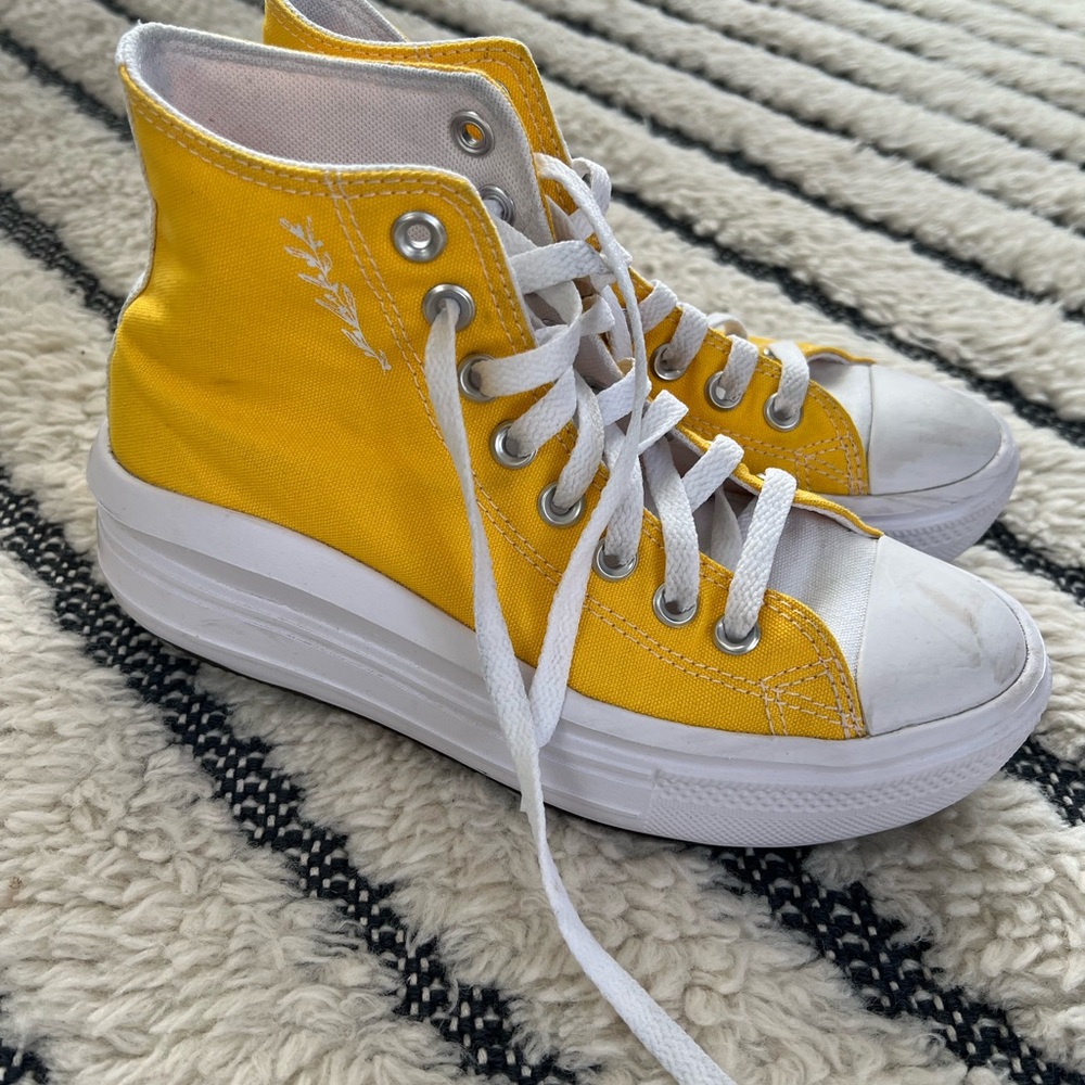 Converse Chuck Taylor All Star By You yellow embroidered platform sneakers - Picture 2 of 9